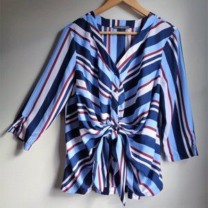 💗 3/$25 Blue and white trendy striped blouse